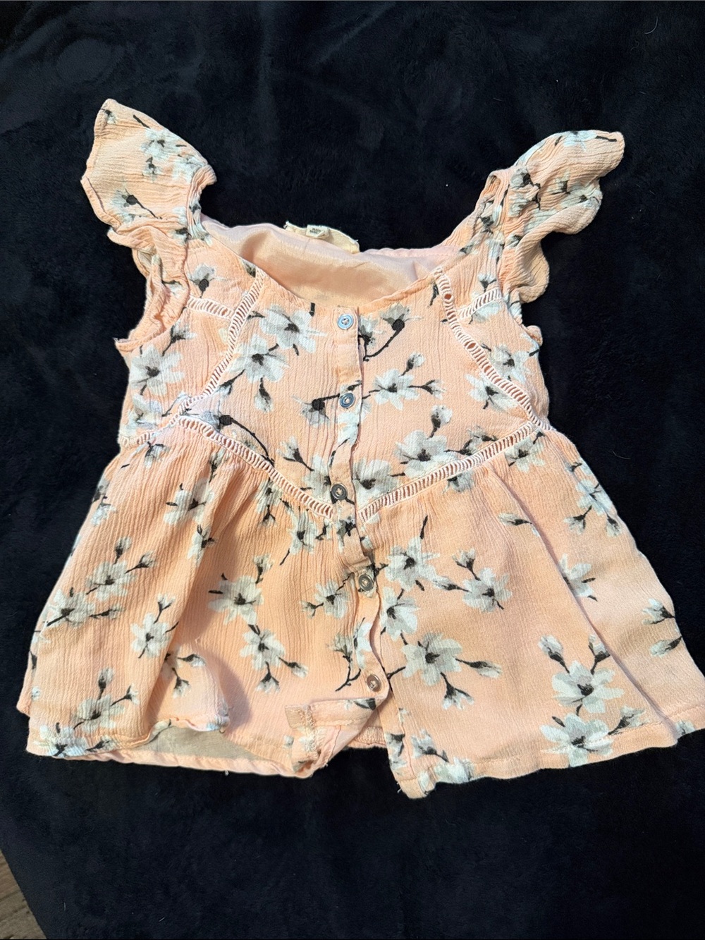 Jessica Simpson Peach Floral Button-Front blouse